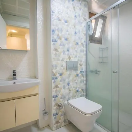 Leyal-luxury Holiday Villa, 4 Bedroom With Private Pool Ортаджа