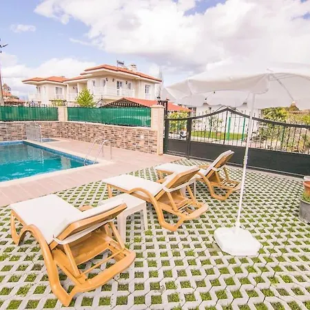 Leyal-luxury Holiday Villa, 4 Bedroom With Private Pool Вилла Ортаджа
